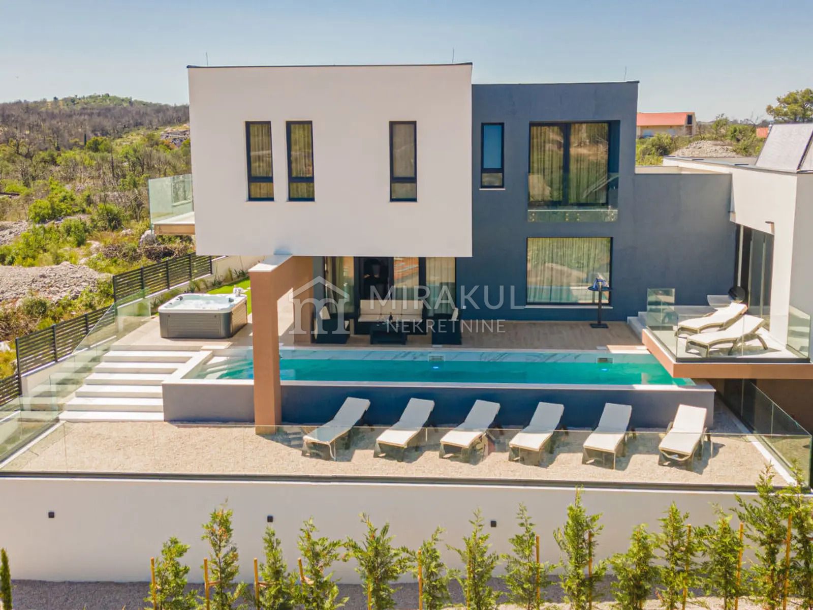 Real estate Zaton, Luxuriously decorated Vila with Pool