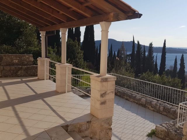 Stone villa with fantastic panoramic view of Elaphite island