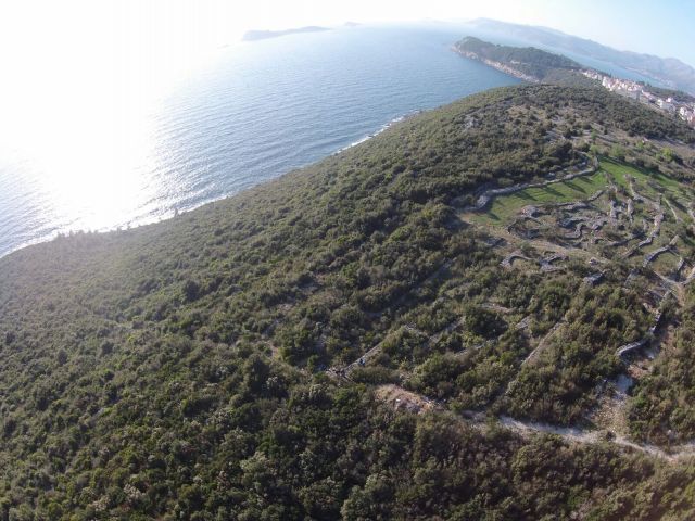 Sale of an atractive building land in Cavtat first row by the sea