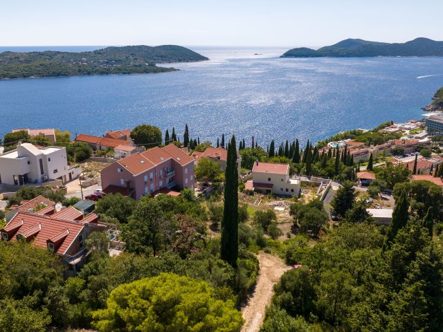 Prodaja zemljišta s pravomoćnom građevinskom dozvolom, Orašac