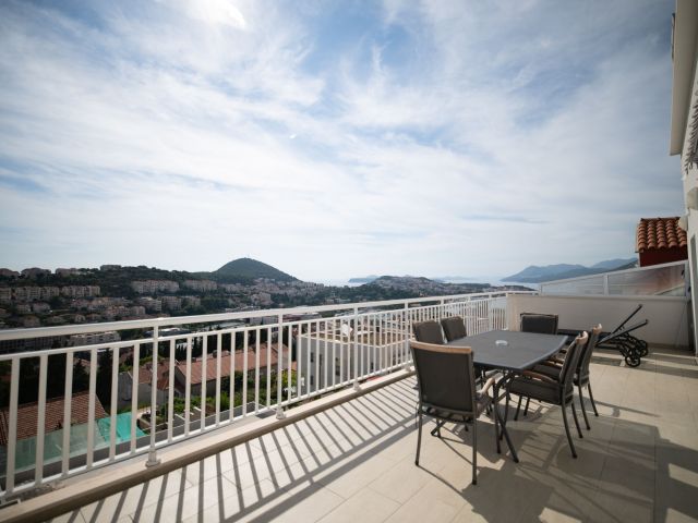 Two three-bedroom apartments in the center of Dubrovnik on sale