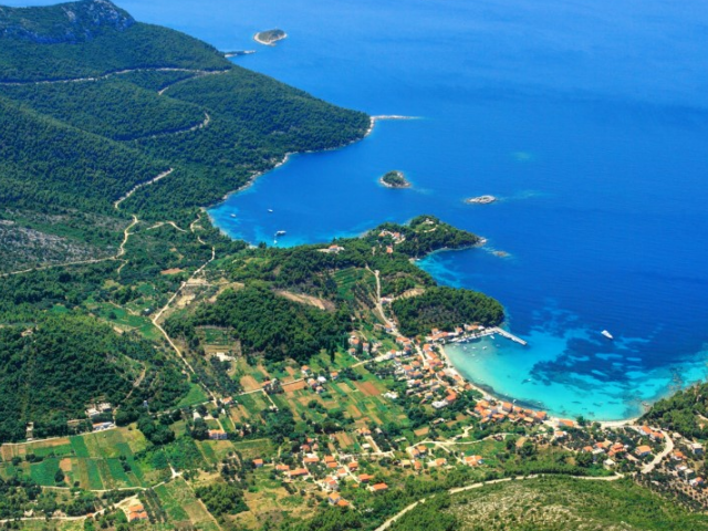 Sale of construction land with a project in Žuljana, Pelješac