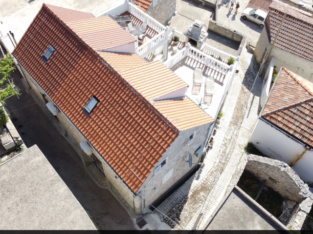 Sale of a traditional semi-detached house with a beautiful view of Korčula