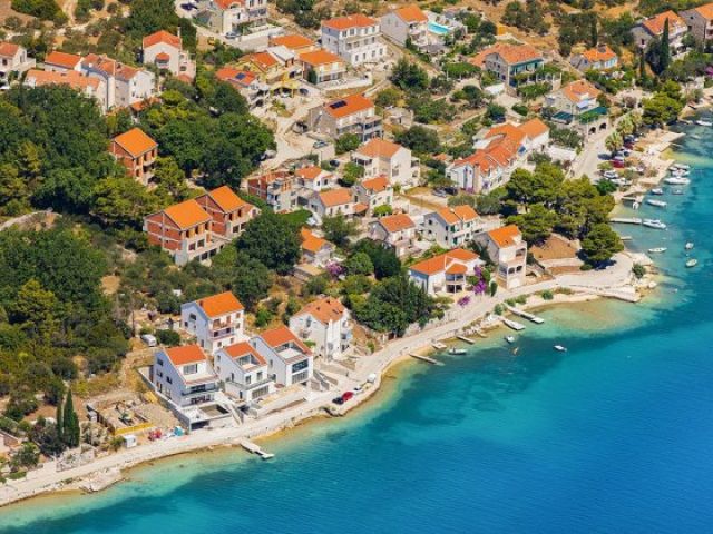 Prodaja atraktivnog građevinskog zemljišta uz more u Slanom, Dubrovnik