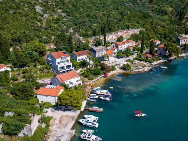 Sale of two-story apartment with two additional units in Zaton, first row by the sea, Dubrovnik