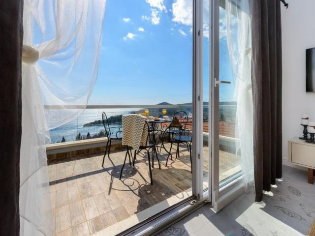 Sale of a modern two-story apartment with a sea view in Mlini, Dubrovnik