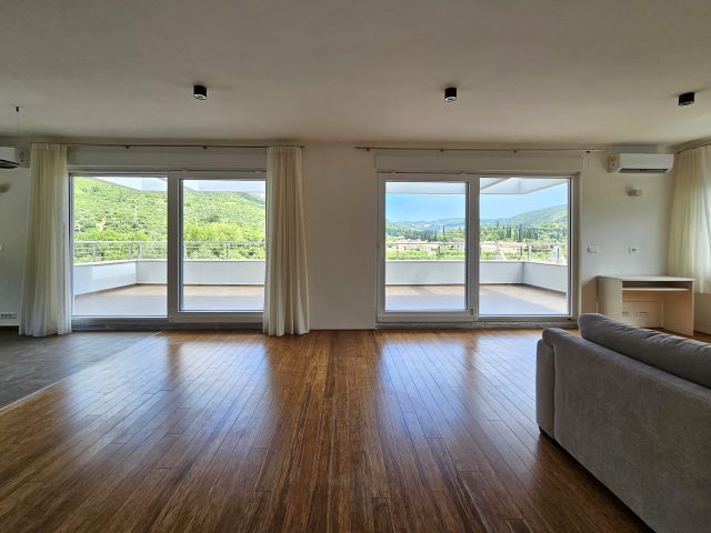 Penthouse with a river view in the vinicity of Dubrovnik on sale