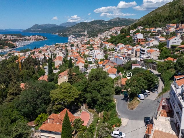 House for sale with building land plot in the centre of Dubrovnik