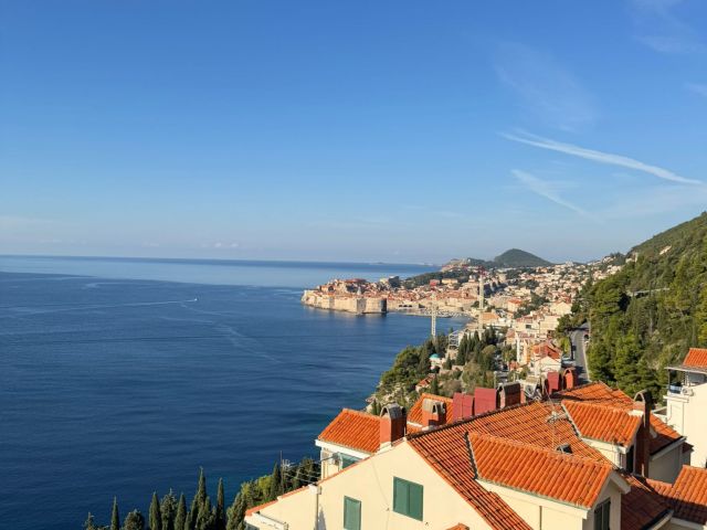 Sale of a family apartment with a view of the sea and Dubrovnik