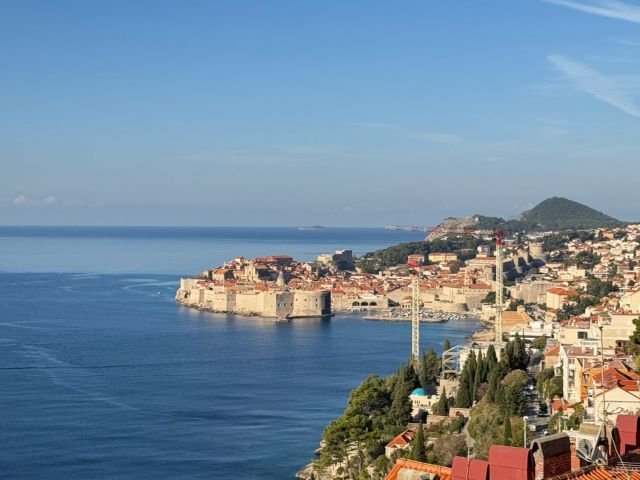 Sale of a family apartment with a view of the sea and Dubrovnik