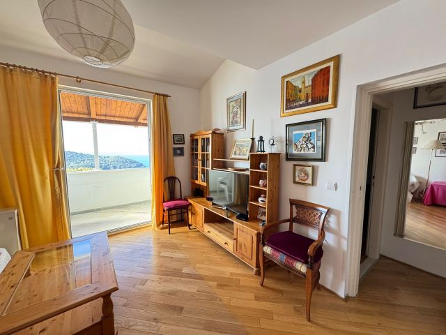 Sale of a family apartment with a view of the sea and Dubrovnik