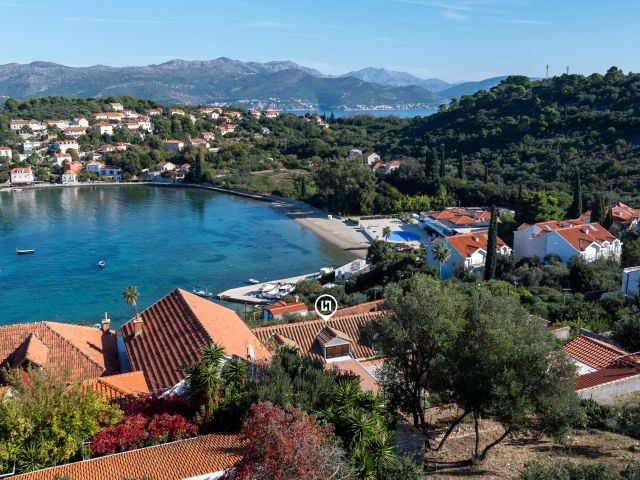 Prodaja kuće s okućnicom i pogledom na more na Koločepu blizu Dubrovnika