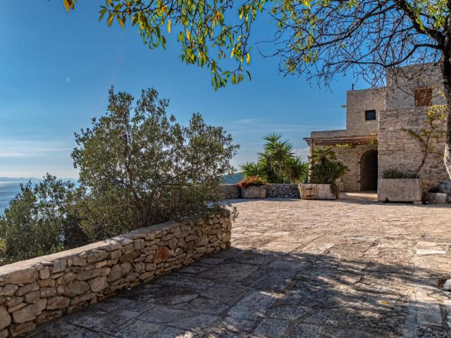 Luxury villa on Korčula for sale