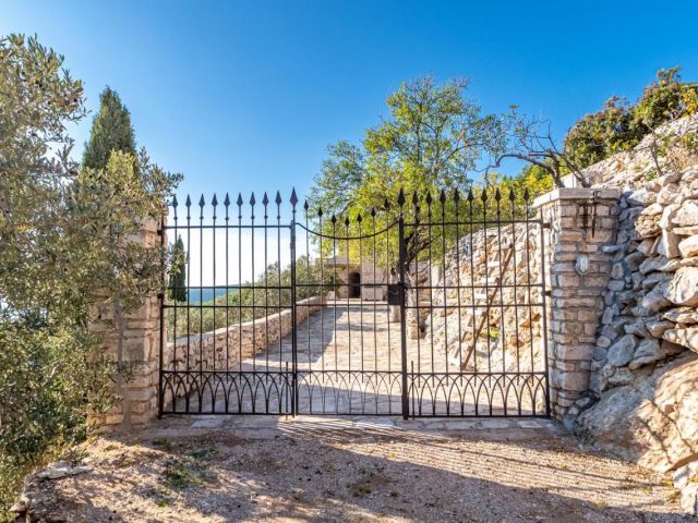 Luxury villa on Korčula for sale